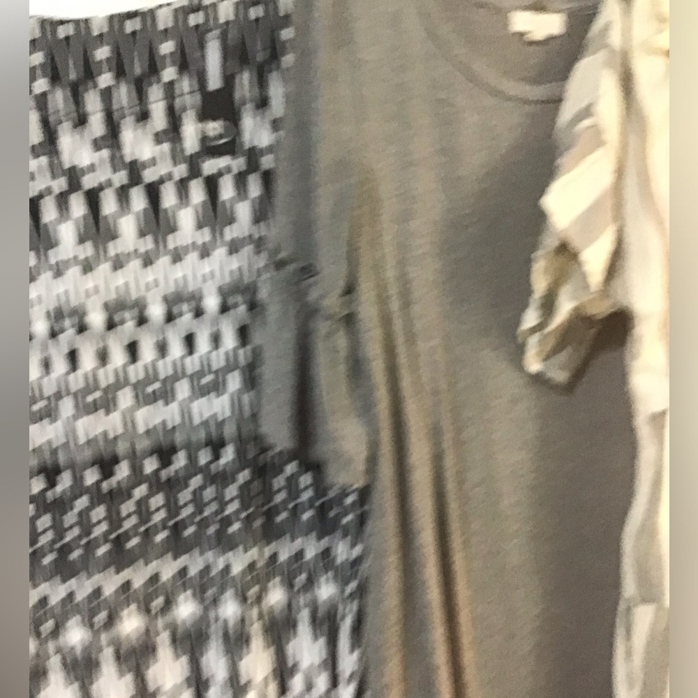 3 dresses- Cream and Gray dress,black and white, gray with ruffled sleeves. - Picture 2 of 9
